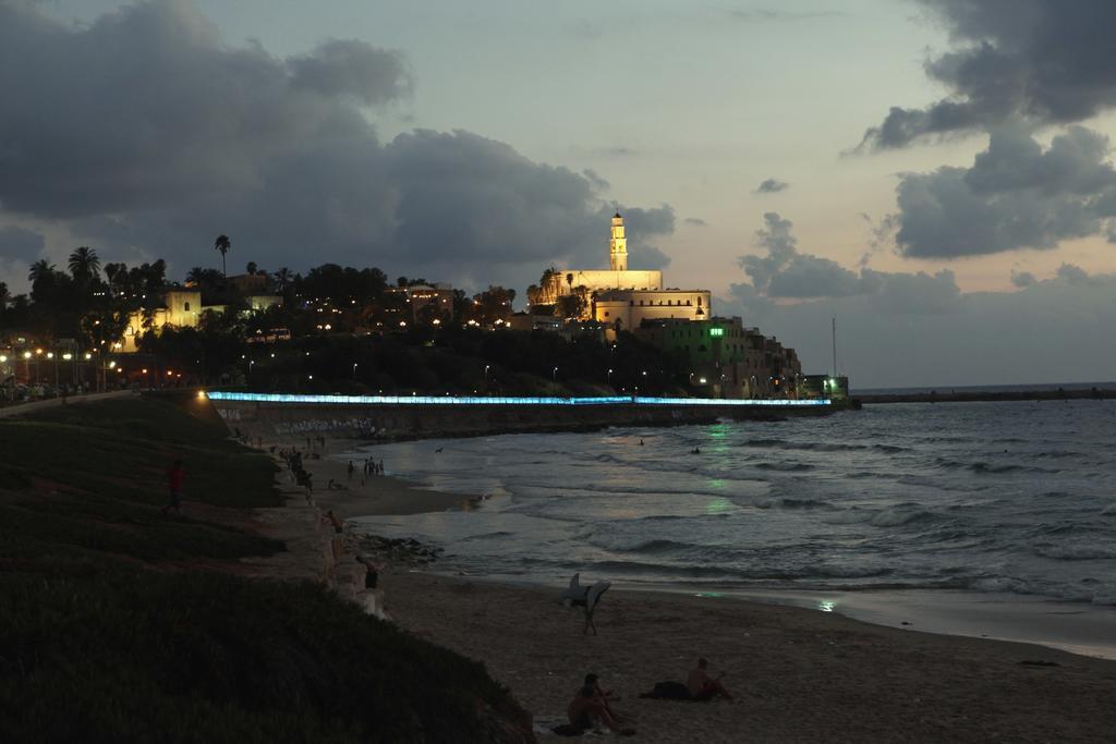Andromeda Hill Apartments And Spa Tel Aviv Exterior photo
