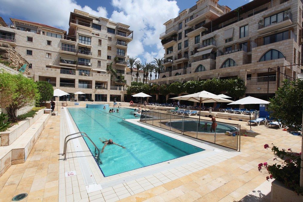 Andromeda Hill Apartments And Spa Tel Aviv Exterior photo