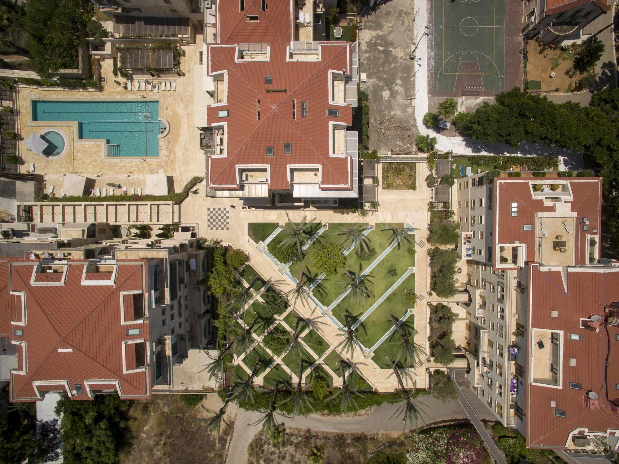 Andromeda Hill Apartments And Spa Tel Aviv Exterior photo